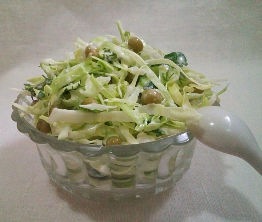 日本饮食中的煮白菜沙拉