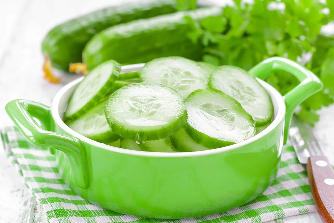 黄瓜是减肥不可或缺的产品，也是燃烧脂肪鸡尾酒的基础。